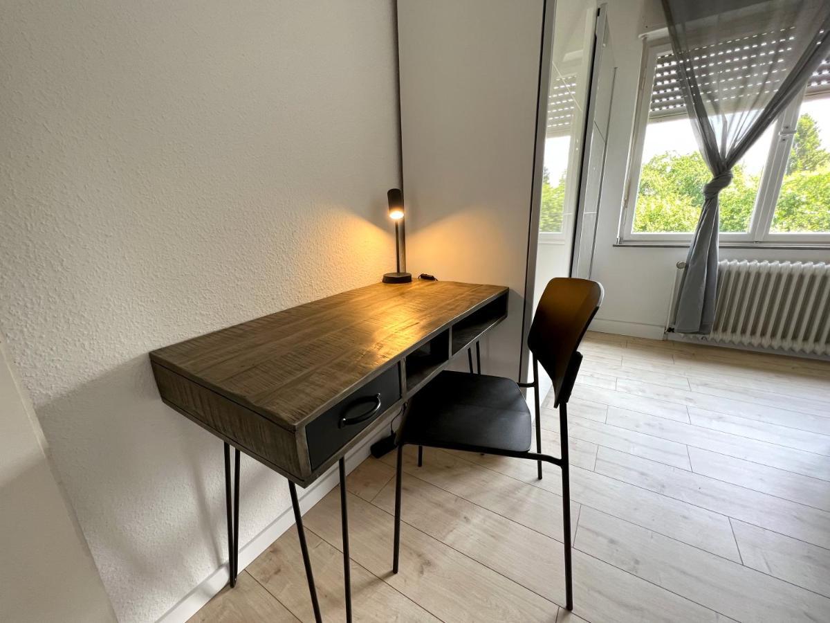 One Bed And One Sofa Bed, Self Check In, Invoice Apartman Mönchengladbach Kültér fotó