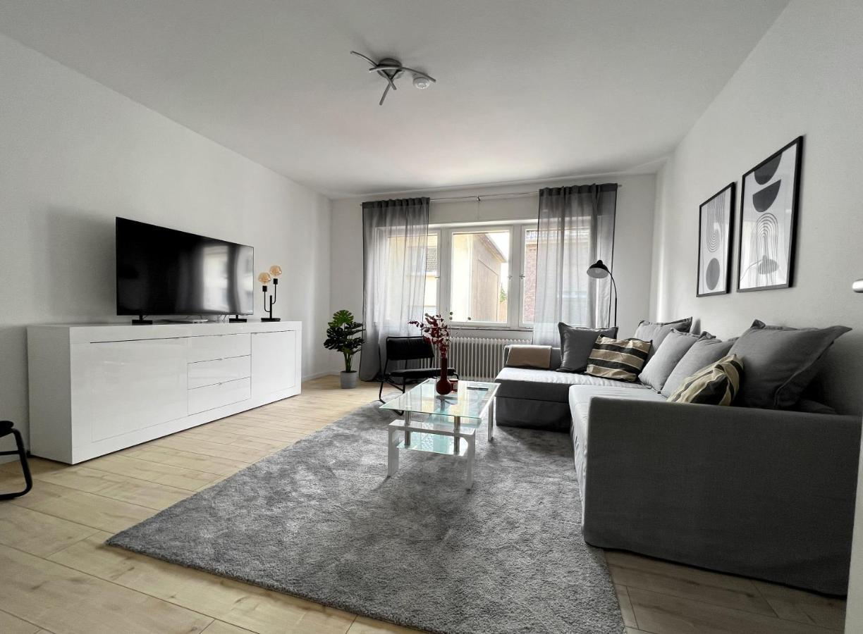 One Bed And One Sofa Bed, Self Check In, Invoice Apartman Mönchengladbach Kültér fotó