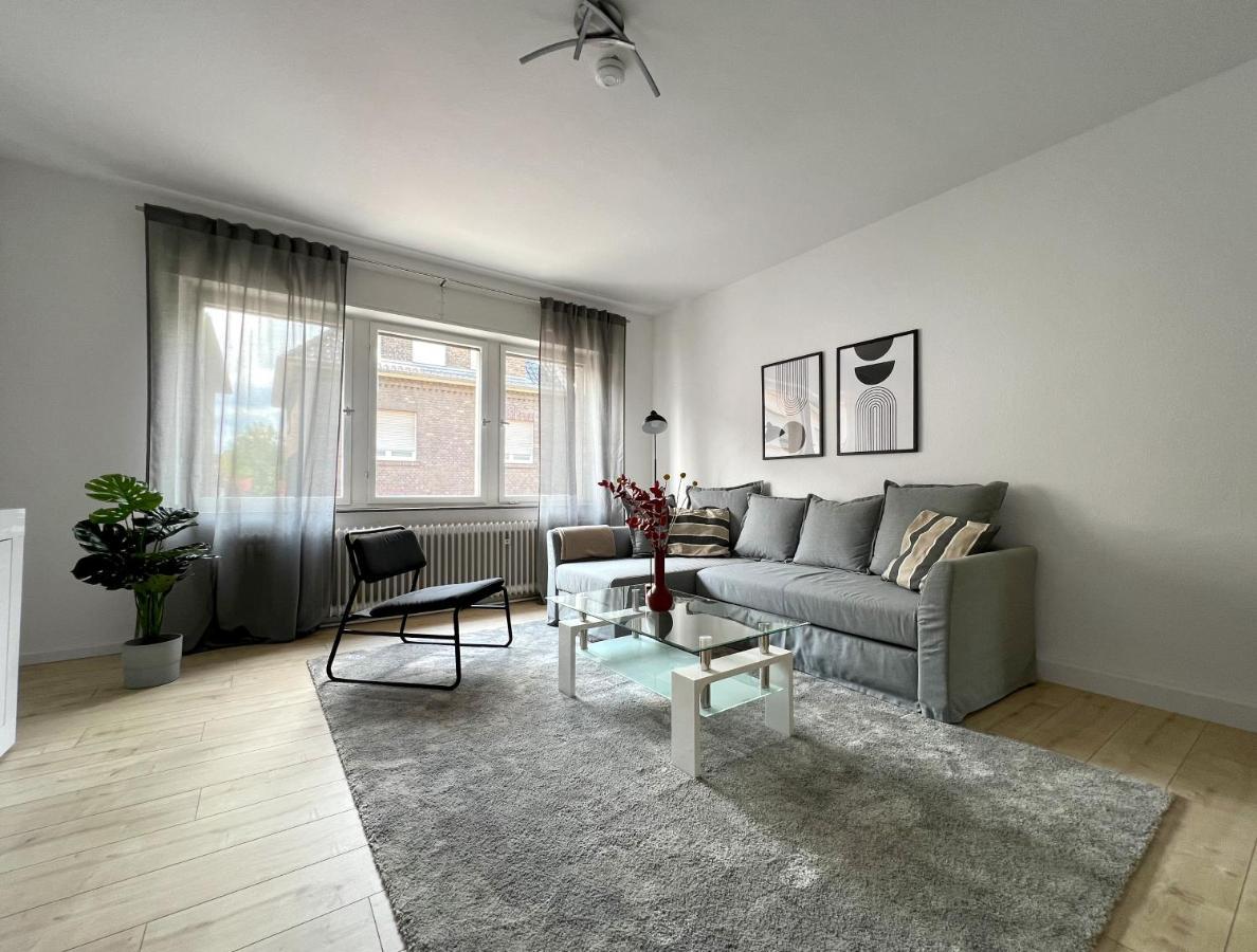 One Bed And One Sofa Bed, Self Check In, Invoice Apartman Mönchengladbach Kültér fotó